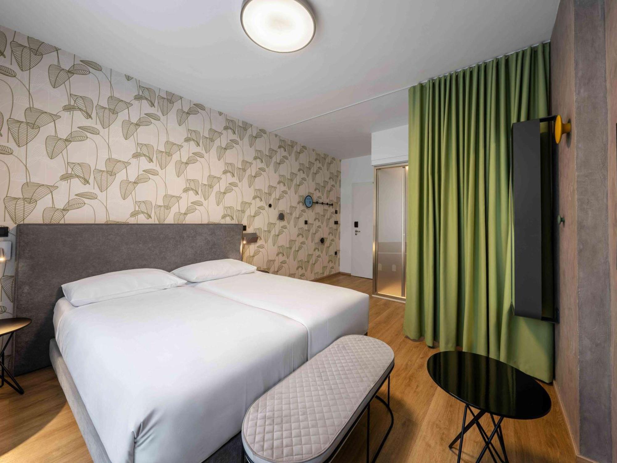 Ibis Styles Centre Hotel 3*