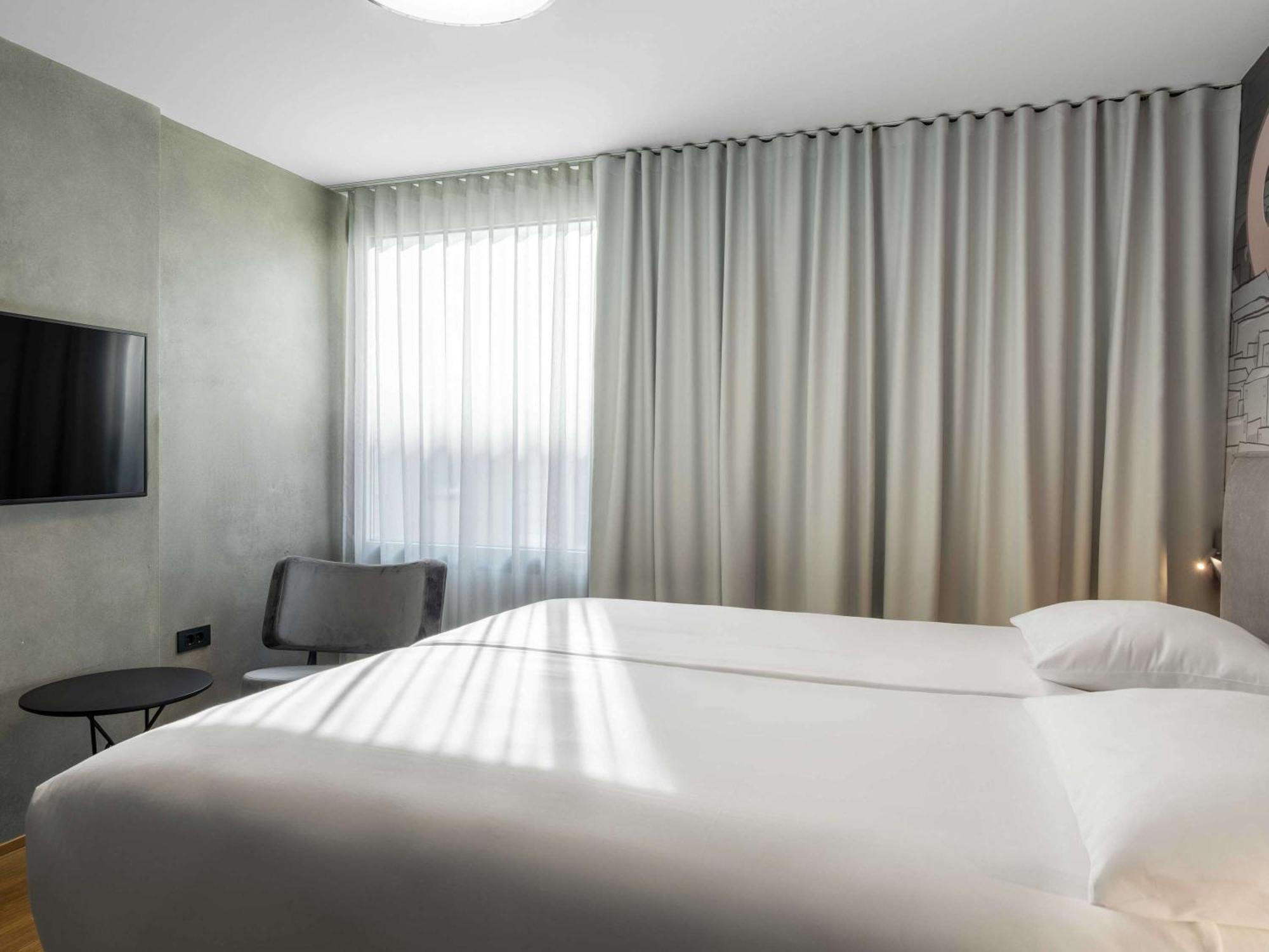 Ibis Styles Centre 3*